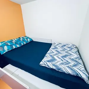 moon-backpackers-burjman-exit-2-family-partitions-loft.dubaihotelsoffers.com/