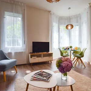 christine-apartment-close-to-the-buda-castle.inbudapesthotels.com/
